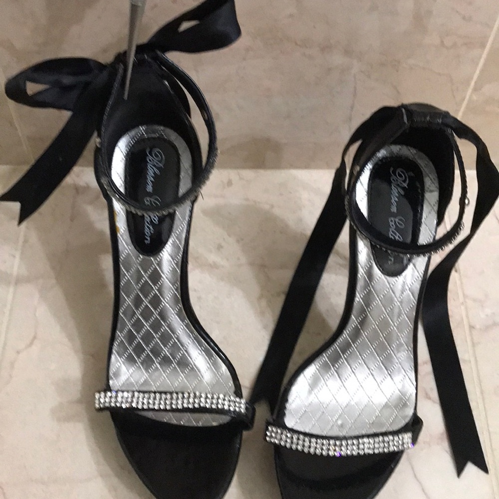 Blossom Collection Black Evening Shoes Size 6.5